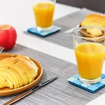 Portucale ! Bright Campo Ourique W/ Terrace Апартаменты *