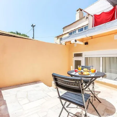 Portucale ! Bright Campo Ourique W/ Terrace * Лиссабон