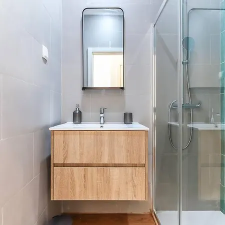 דירה Portucale ! Bright Campo Ourique W/ Terrace *