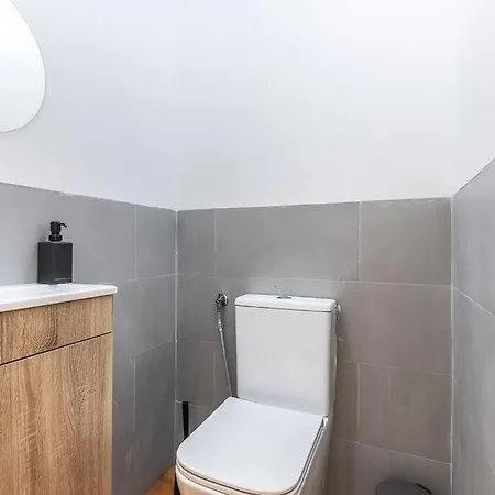 דירה Portucale ! Bright Campo Ourique W/ Terrace ליסבון