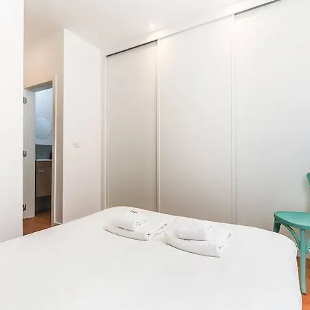 Portucale ! Bright Campo Ourique W/ Terrace Apartman Lisboa