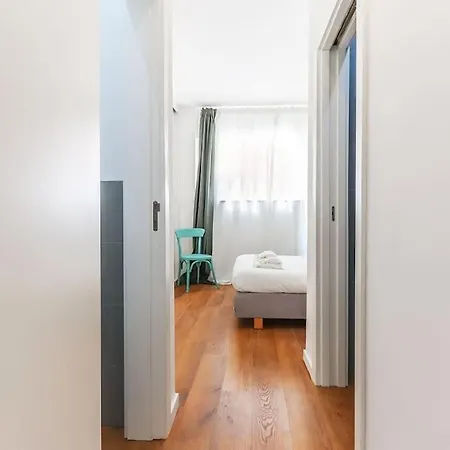 Portucale ! Bright Campo Ourique W/ Terrace Apartman