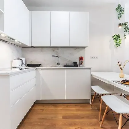 Portucale ! Bright Campo Ourique W/ Terrace Apartament Lizbona