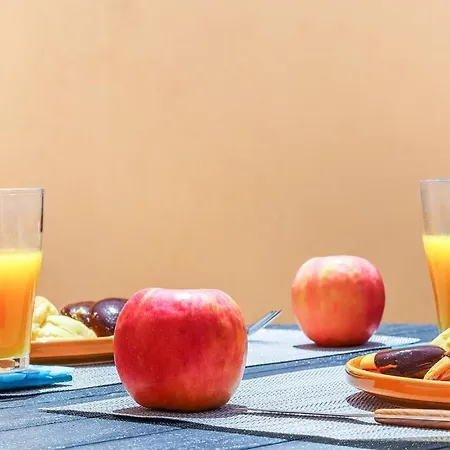 Portucale ! Bright Campo Ourique W/ Terrace Apartman