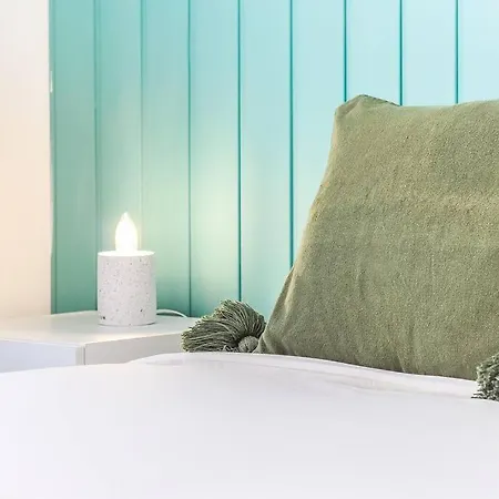 Portucale ! Bright Campo Ourique W/ Terrace