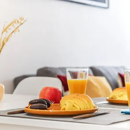 Portucale ! Bright Campo Ourique W/ Terrace Apartament Lizbona