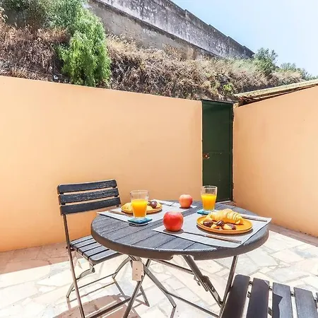 Lejlighed Portucale ! Bright Campo Ourique W/ Terrace *